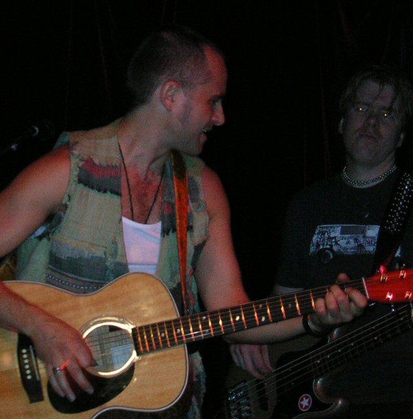 Marcus Wolf, guitarist